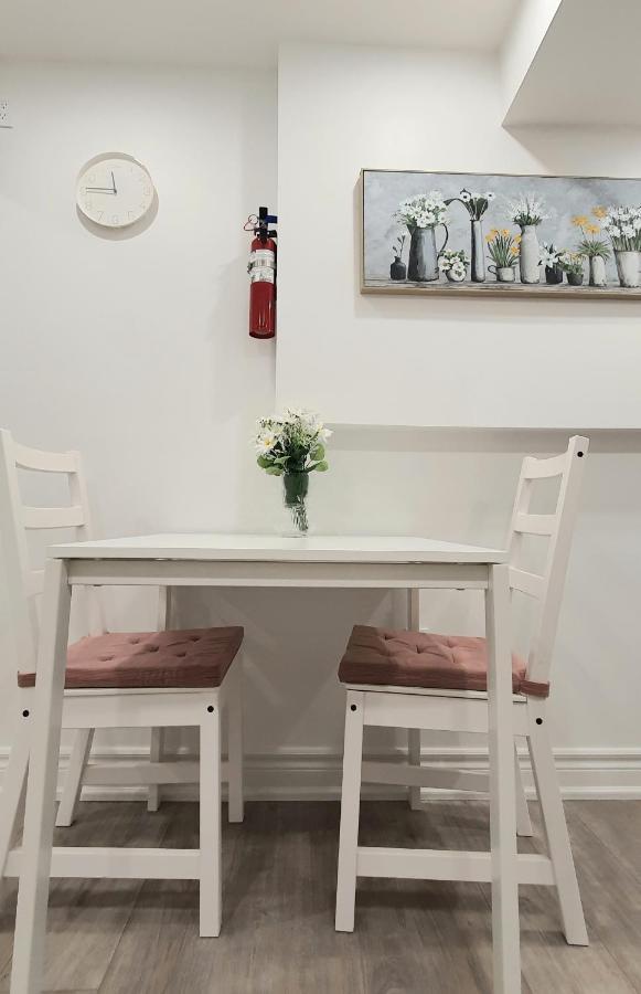 A Home Away Τορόντο Εξωτερικό φωτογραφία