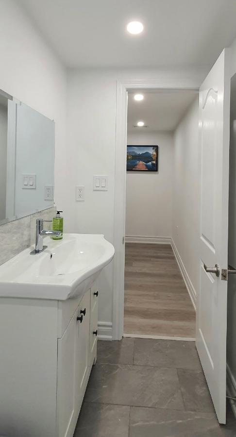 A Home Away Τορόντο Εξωτερικό φωτογραφία